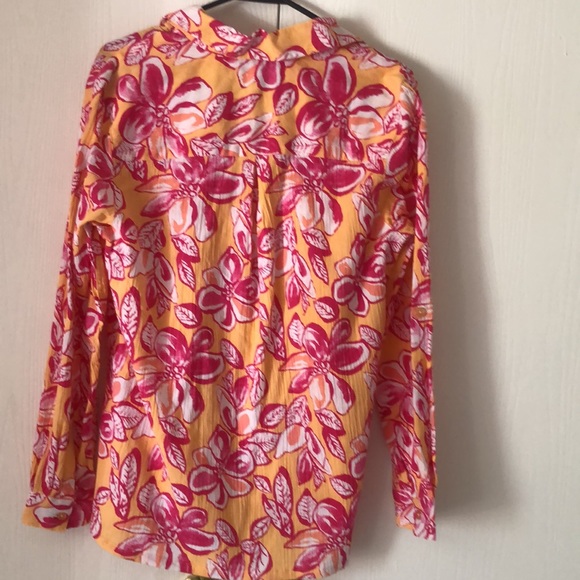 Woman’s floral spring button down blouse - Picture 8 of 11
